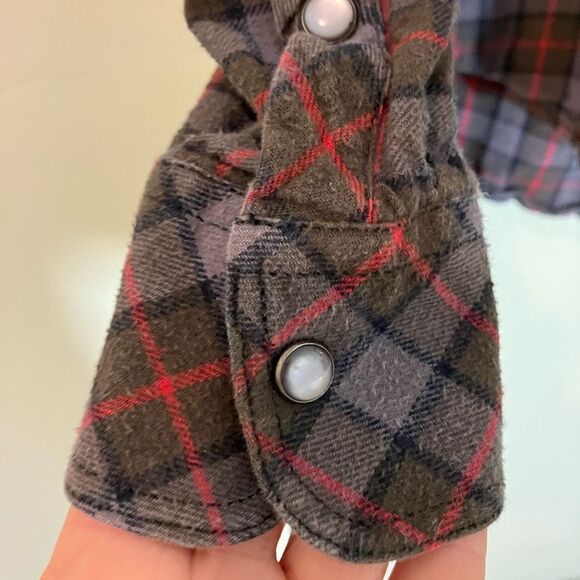 Dukes Bark flannel shirt, pearl type snaps, excellent condition, size medium - Picture 2 of 5